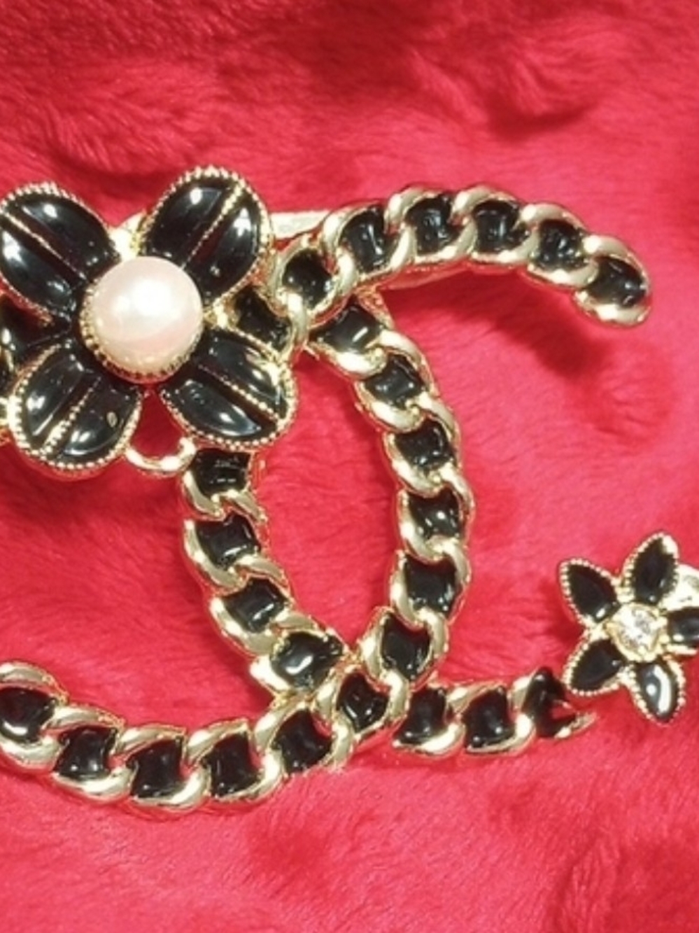 Elegant Black & Gold Floral Brooch w/ Faux Pearl Center $20 NWOT - Picture 1 of 4